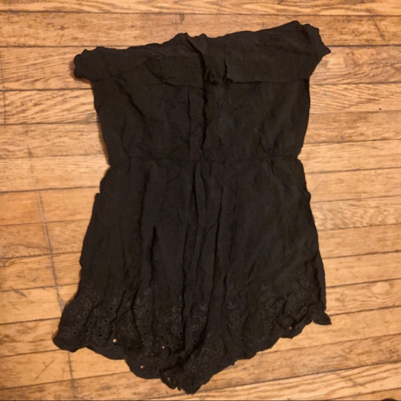 Black Lace Frill Strapless Romper - Picture 6 of 6